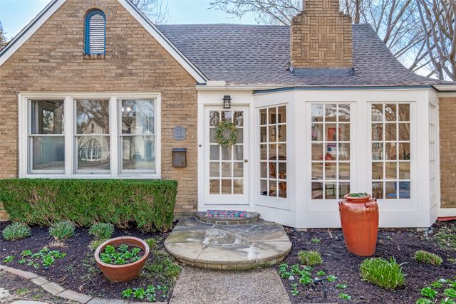 615 Clermont Avenue, Dallas, TX 75223