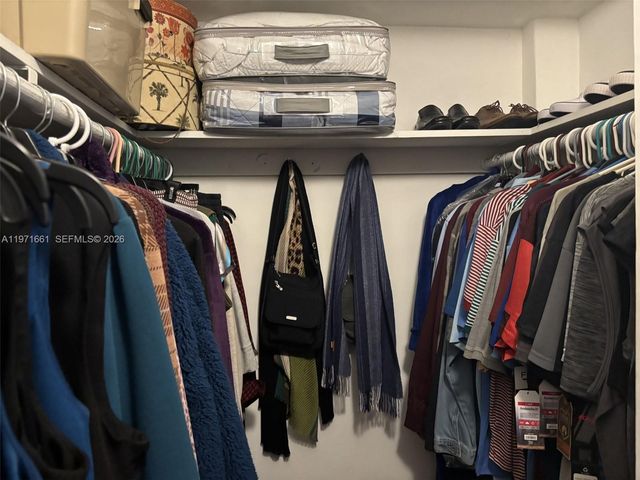 2903 Point East Dr K207, Aventura, FL 33160