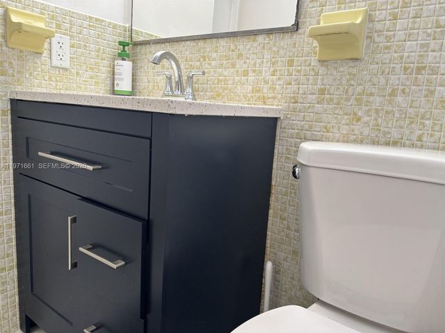 2903 Point East Dr K207, Aventura, FL 33160