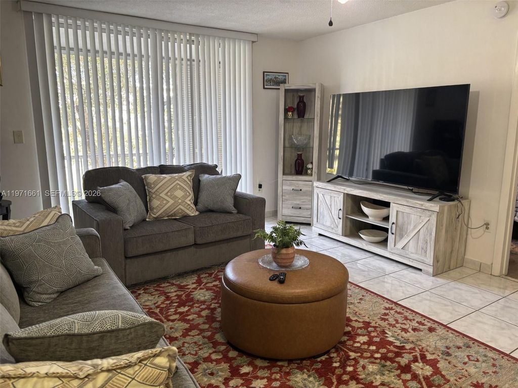 2903 Point East Dr K207, Aventura, FL 33160