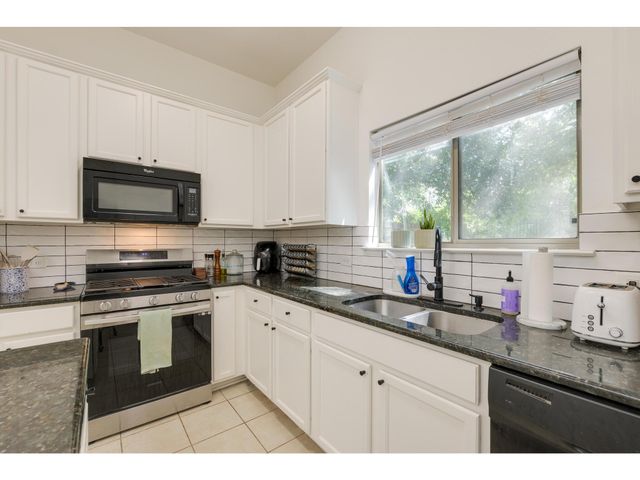 2001 Faro DR 53, Austin, TX 78741