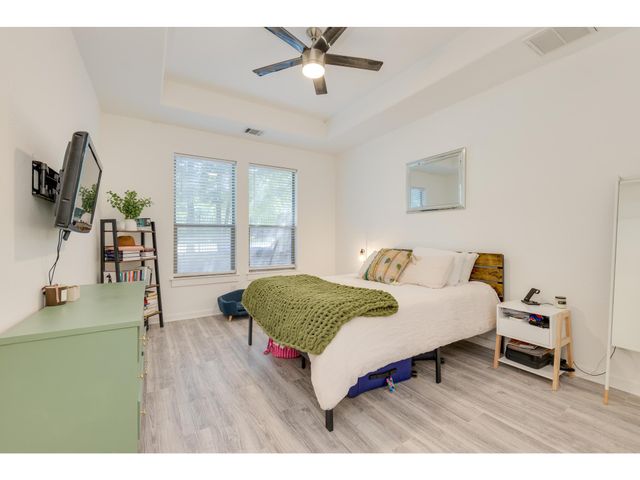 2001 Faro DR 53, Austin, TX 78741