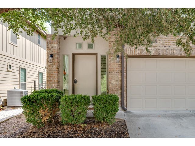 2001 Faro DR 53, Austin, TX 78741