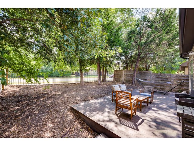 2001 Faro DR 53, Austin, TX 78741