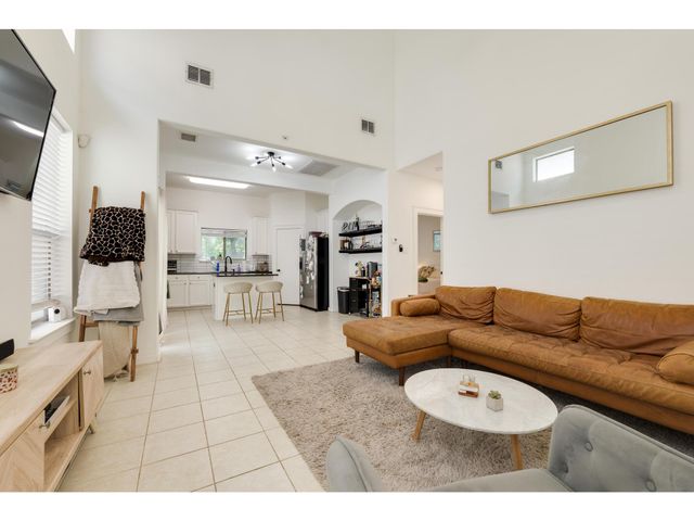 2001 Faro DR 53, Austin, TX 78741