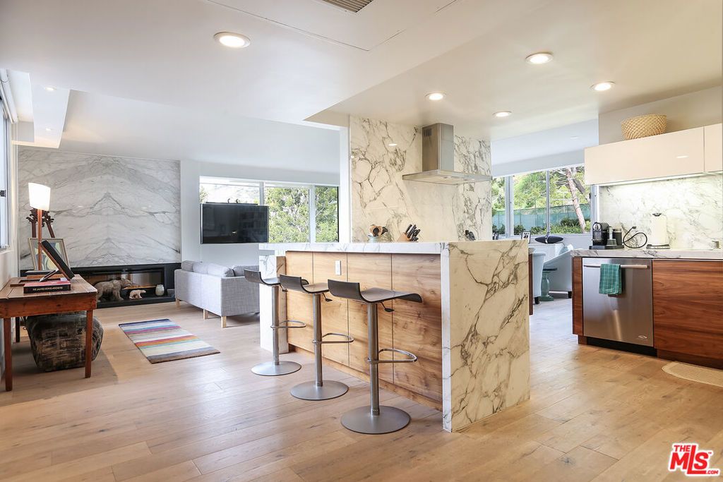 17352 W Sunset Boulevard 301, Pacific Palisades, CA 90272