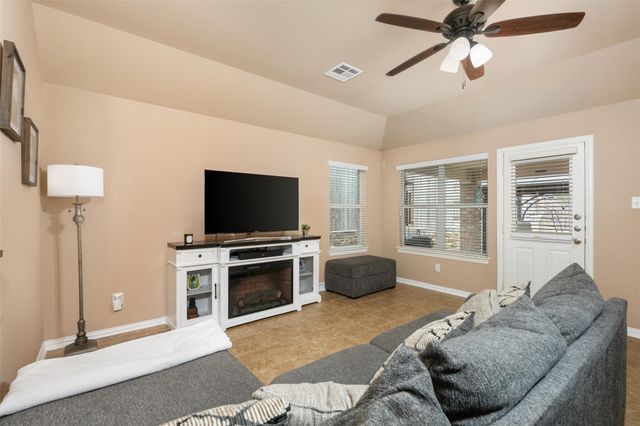 4196 Woodhaven TRL, Round Rock, TX 78665