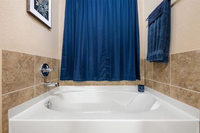 4196 Woodhaven TRL, Round Rock, TX 78665