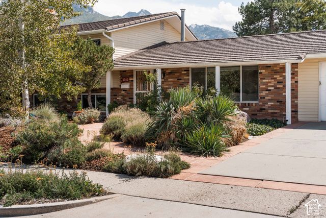 2582 E CAVALIER DR, Cottonwood Heights, UT 84121
