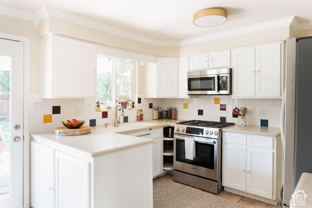 2582 E CAVALIER DR, Cottonwood Heights, UT 84121