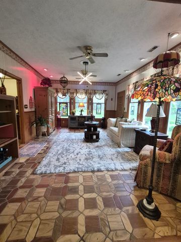 957 Walker Branch Rd., Huntington, WV 25704