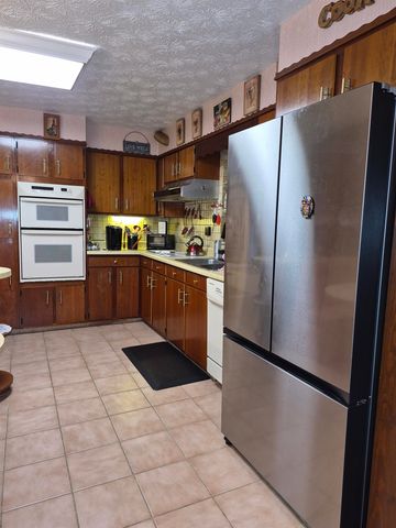 957 Walker Branch Rd., Huntington, WV 25704