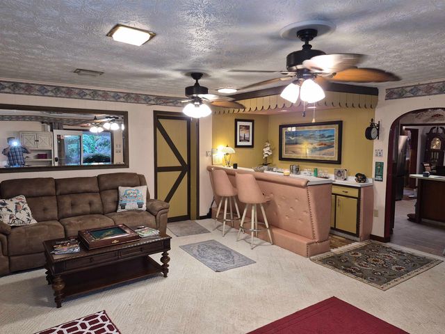 957 Walker Branch Rd., Huntington, WV 25704