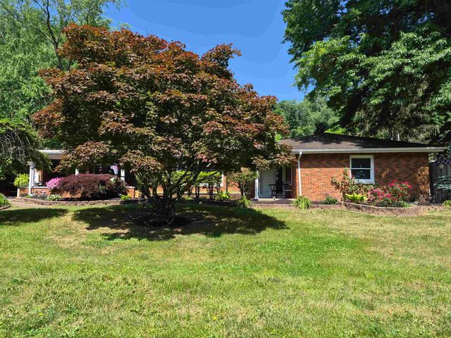 957 Walker Branch Rd., Huntington, WV 25704
