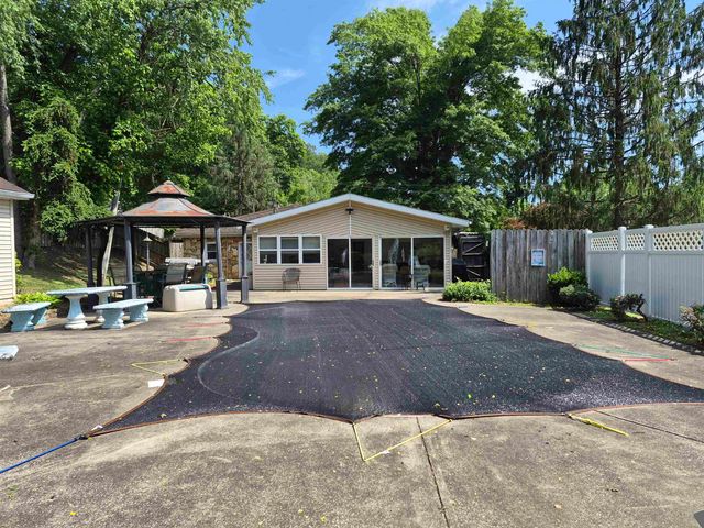 957 Walker Branch Rd., Huntington, WV 25704