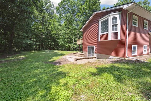 5849 Whispering Oaks Drive, Howell, MI 48855