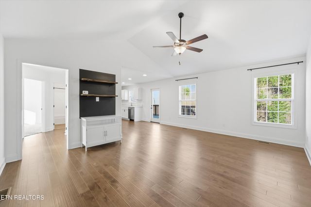 8000 Poplar Grove Lane, Powell, TN 37849