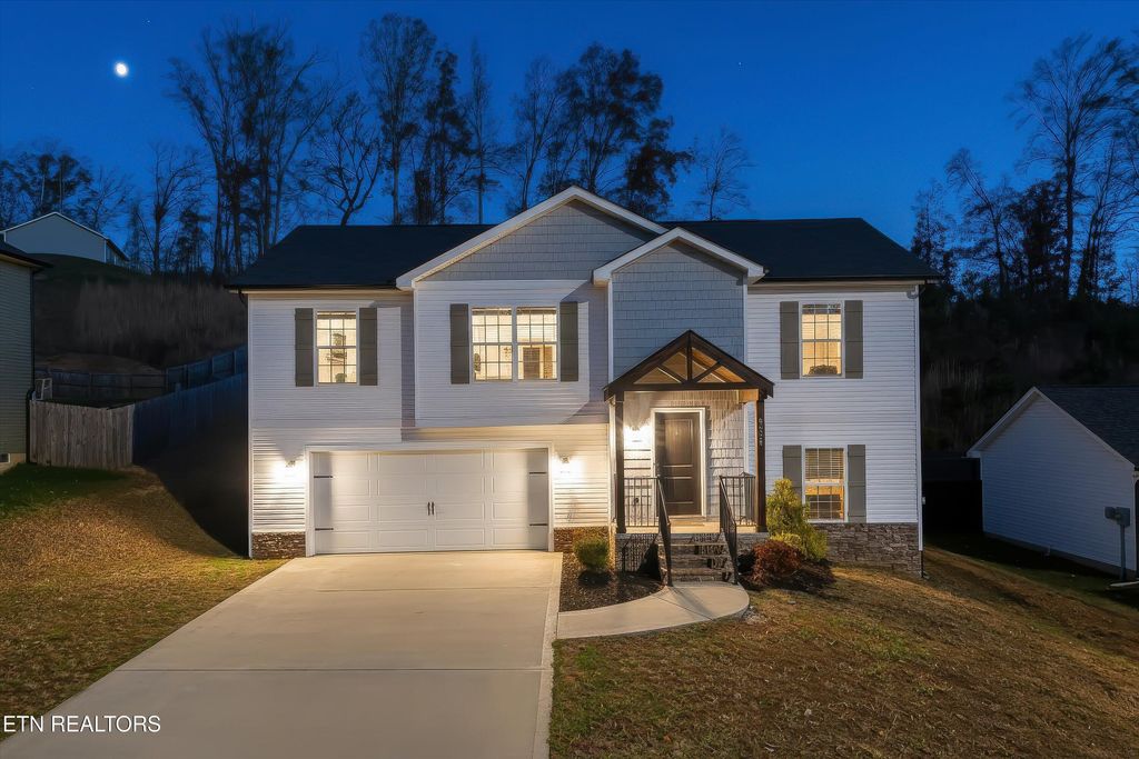 8000 Poplar Grove Lane, Powell, TN 37849