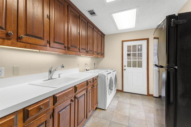 15749 Lakeway Drive, Willis, TX 77318
