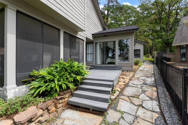 15749 Lakeway Drive, Willis, TX 77318