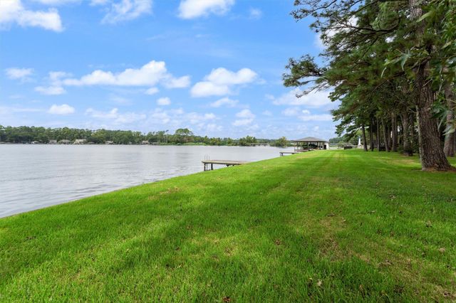 15749 Lakeway Drive, Willis, TX 77318
