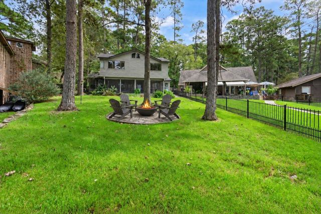 15749 Lakeway Drive, Willis, TX 77318