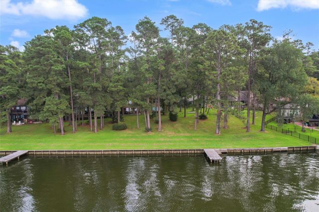 15749 Lakeway Drive, Willis, TX 77318