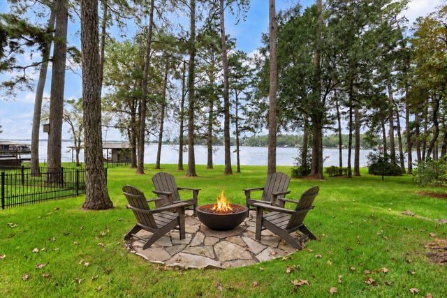 15749 Lakeway Drive, Willis, TX 77318