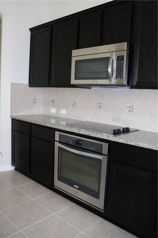 913 Wolcott DR, Leander, TX 78641