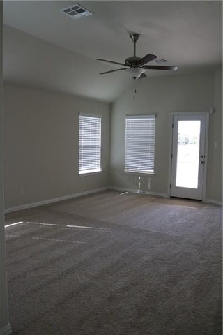 913 Wolcott DR, Leander, TX 78641