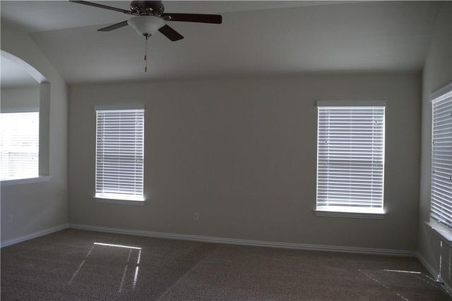 913 Wolcott DR, Leander, TX 78641