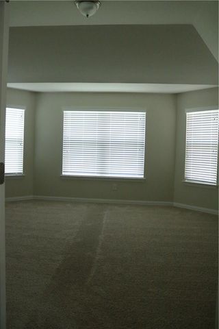 913 Wolcott DR, Leander, TX 78641