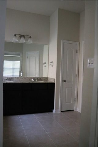 913 Wolcott DR, Leander, TX 78641