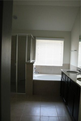 913 Wolcott DR, Leander, TX 78641