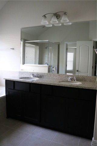 913 Wolcott DR, Leander, TX 78641