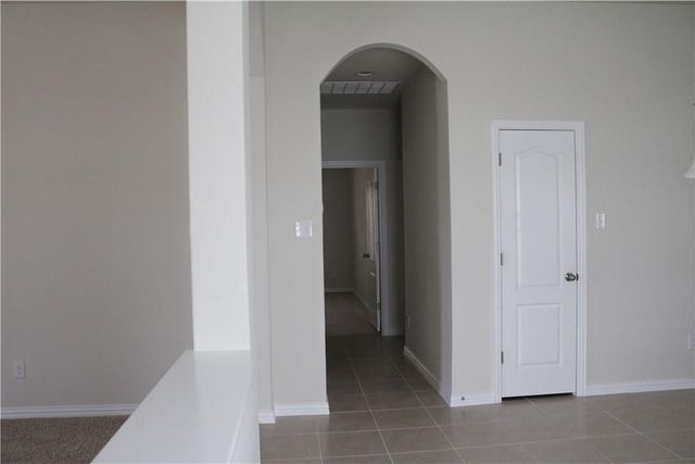 913 Wolcott DR, Leander, TX 78641