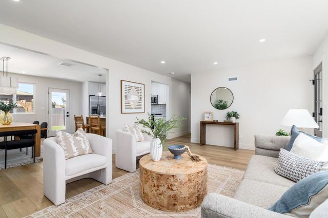 3996 Hatton St, San Diego, CA 92111