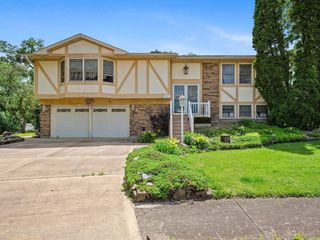 305 Sulgrave Court, Bolingbrook, IL 60440
