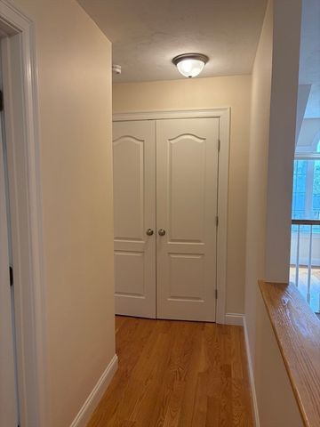 87 Dancause Rd, Lowell, MA 01826