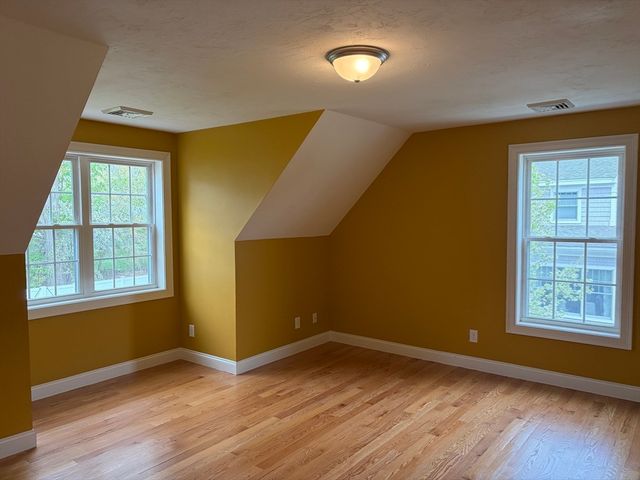 87 Dancause Rd, Lowell, MA 01826