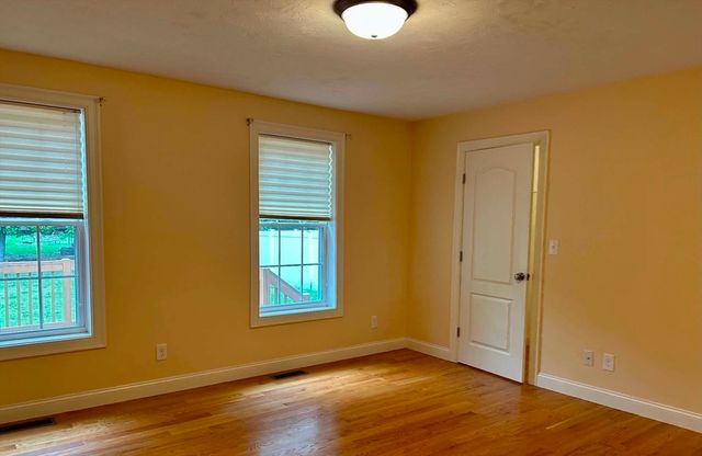 87 Dancause Rd, Lowell, MA 01852