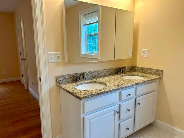 87 Dancause Rd, Lowell, MA 01852