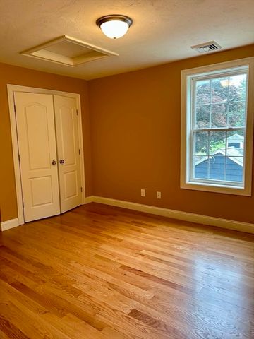 87 Dancause Rd, Lowell, MA 01852
