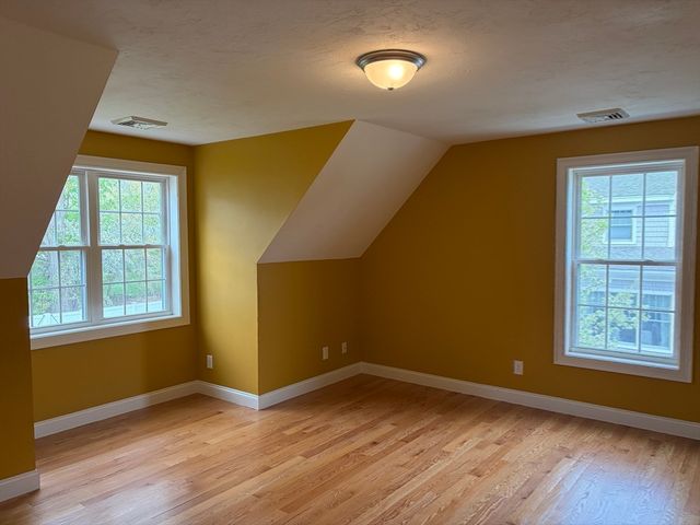 87 Dancause Rd, Lowell, MA 01852