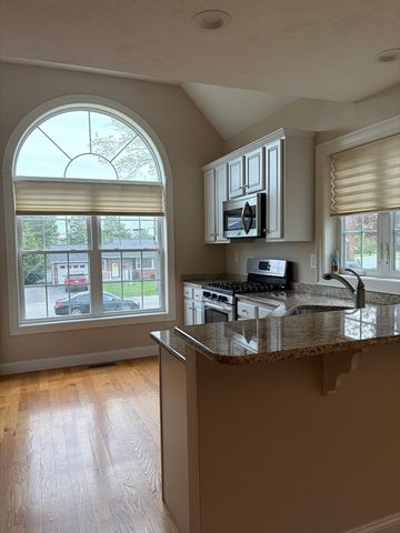 87 Dancause Rd, Lowell, MA 01826