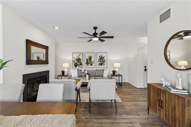 616 Shoreham Ct Apt 104, Virginia Beach, VA 23451