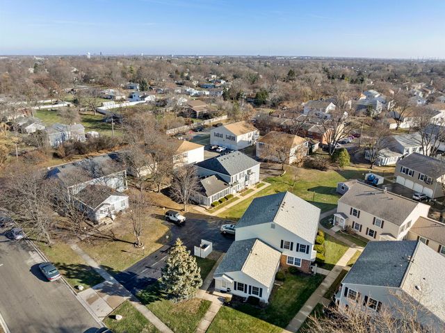 413 Sidney Avenue A, Glendale Heights, IL 60139