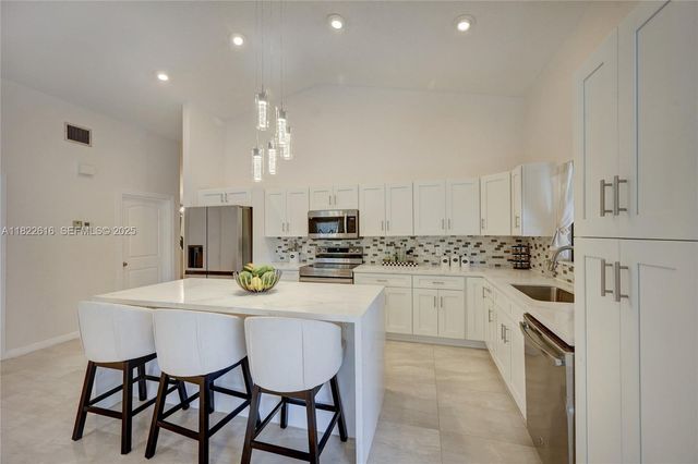2530 Riviera Drive, Delray Beach, FL 33445