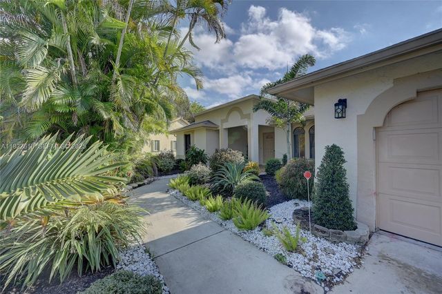 2530 Riviera Drive, Delray Beach, FL 33445