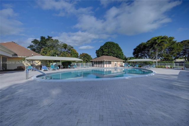 2530 Riviera Drive, Delray Beach, FL 33445